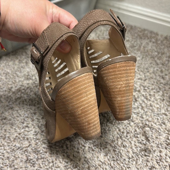 Vince Camuto Sandal Heels - Picture 3 of 8